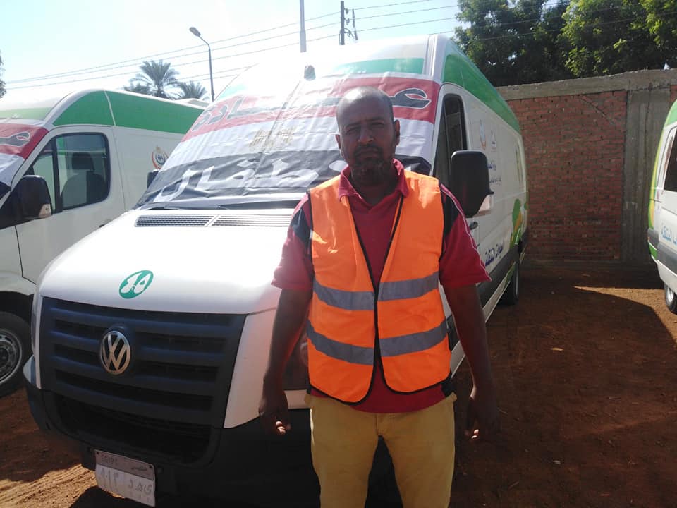 توقيع الكشف المجاني على 3381  مواطن خلال القوافل الطبية بادفو و كوم امبو  (12)