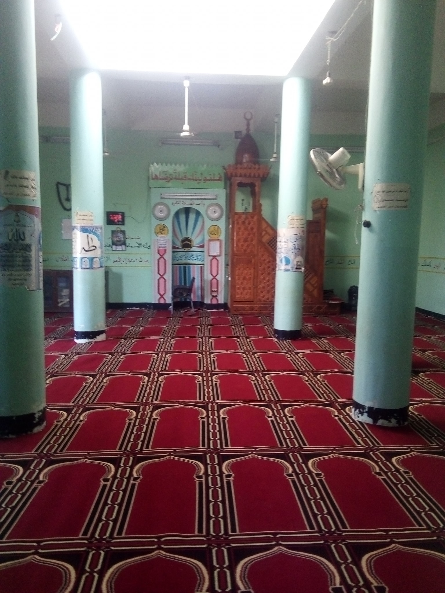 أوقاف الأقصر تنتهى من فرش مسجد التقوى بنجع علوان بالطود (4)