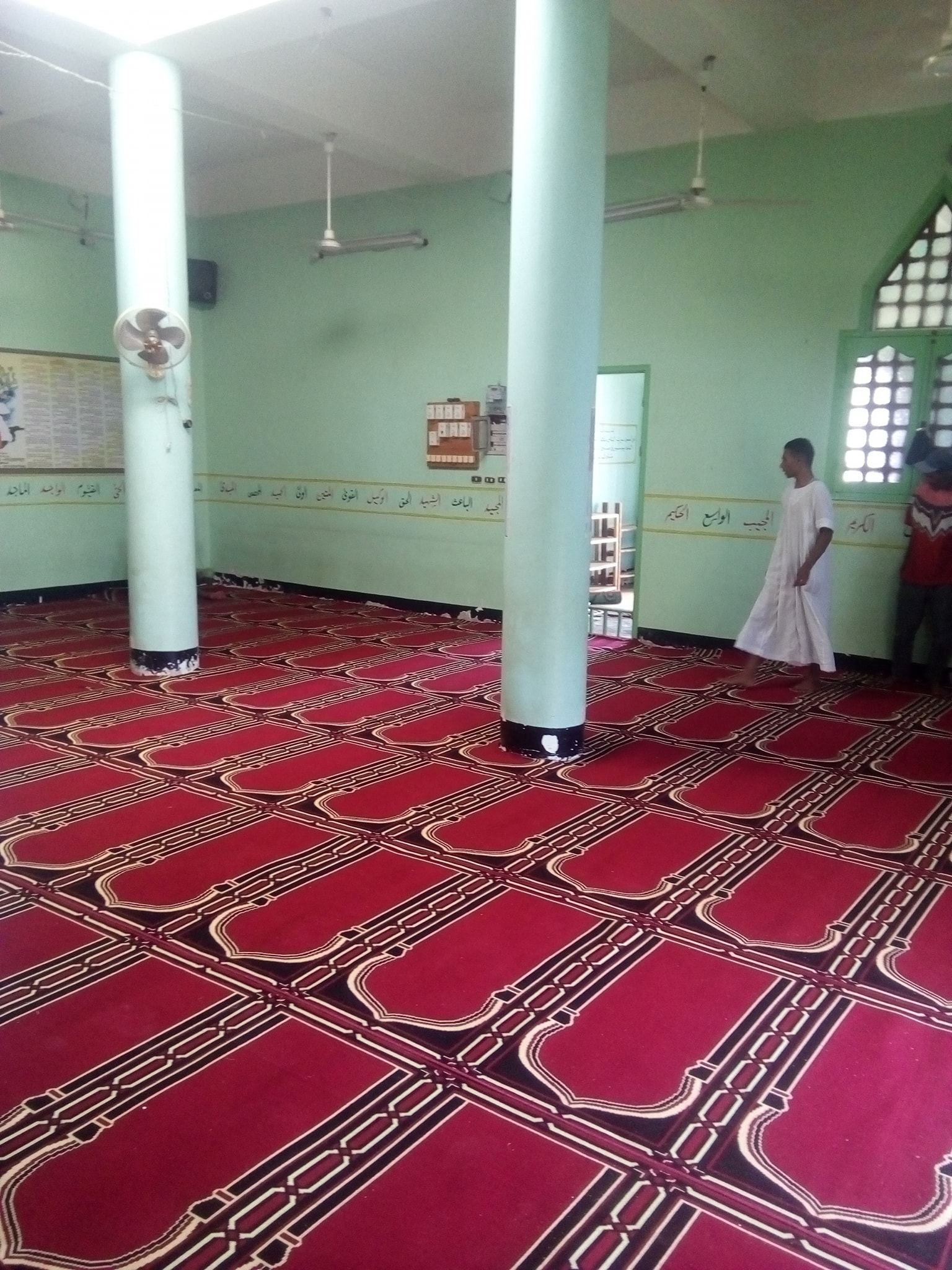 أوقاف الأقصر تنتهى من فرش مسجد التقوى بنجع علوان بالطود (2)