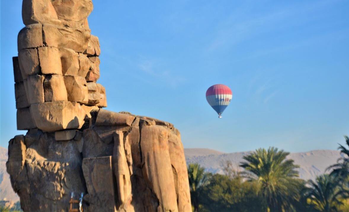 سفير كرواتيا بالقاهرة وأسرته يستمتعون برحلات البالون الطائر  (5)