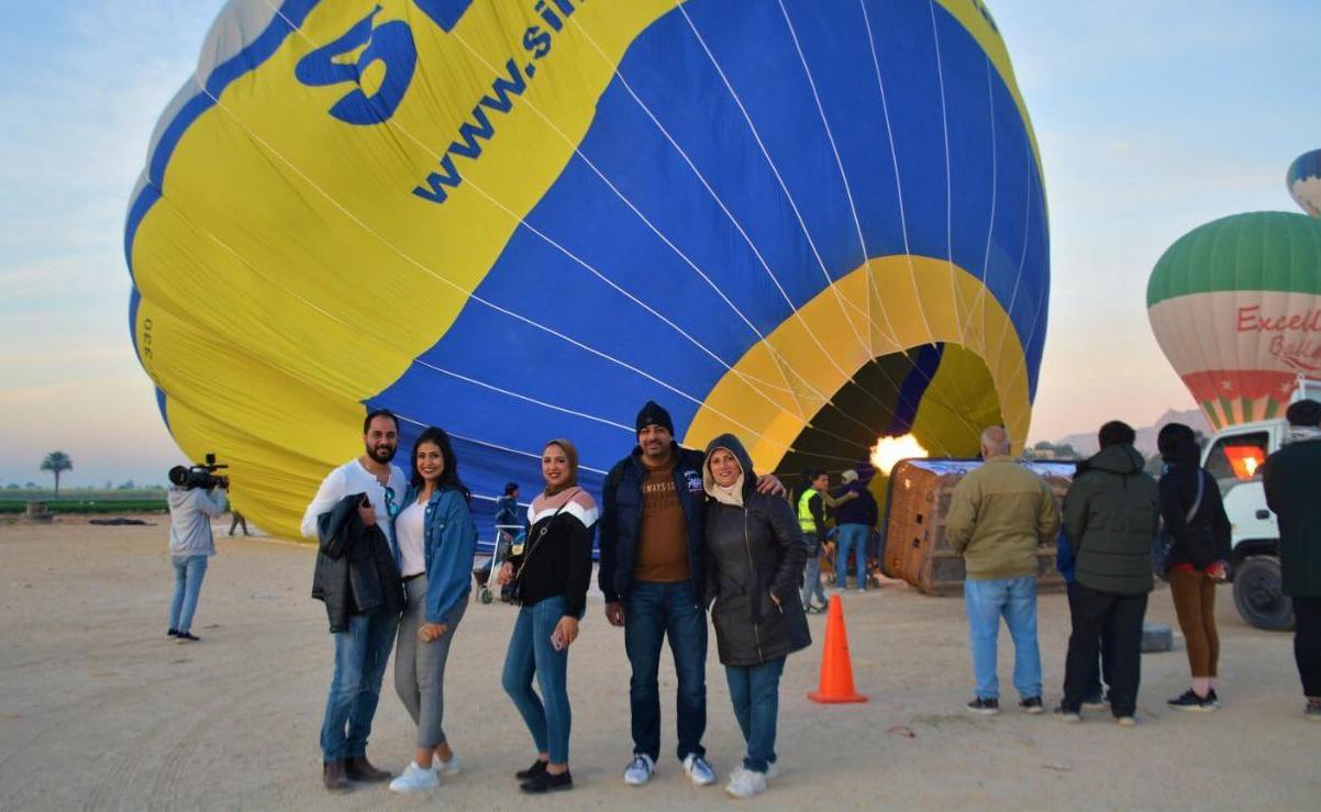 سفير كرواتيا بالقاهرة وأسرته يستمتعون برحلات البالون الطائر  (4)