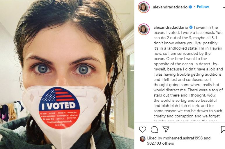 ألكساندرا داداريو تدلي بصوتها في الانتخابات الرئاسية الأمريكية