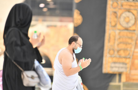 المعتمرين فى الكعبة