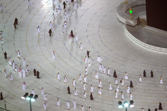 2020-10-03T223512Z_56782120_RC2ABJ9V4FT9_RTRMADP_3_HEALTH-CORONAVIRUS-SAUDI-UMRAH