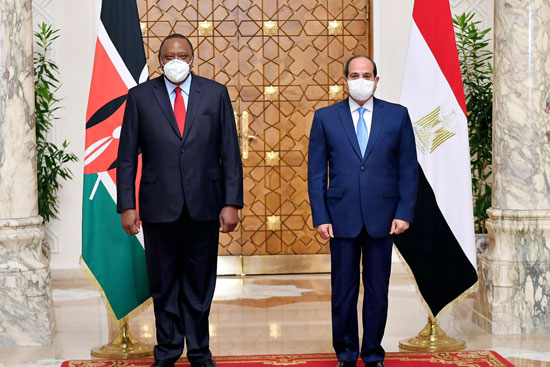 الرئيس عبد الفتاح السيسي و أوهورو كينياتا رئيس دولة كينيا (4)