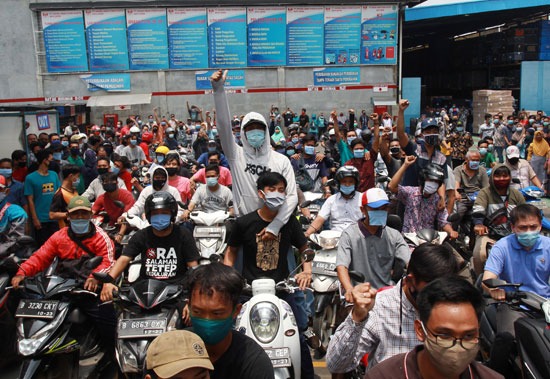 الطلاب فى احتجاجات اندونيسيا