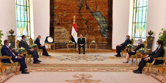 الرئيس السيسي مع وفد جامعة الدول العربية