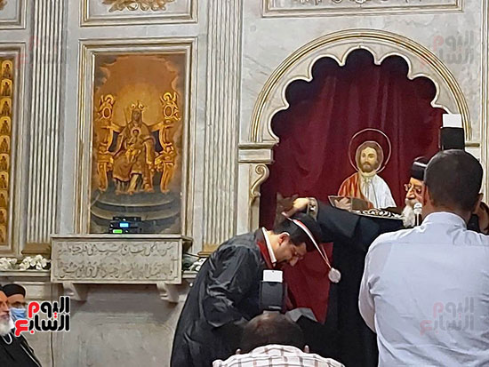 البابا تواضروس يترأس صلاة العشية ويكرم 100 طالب متفوق بالإسكندرية (12)
