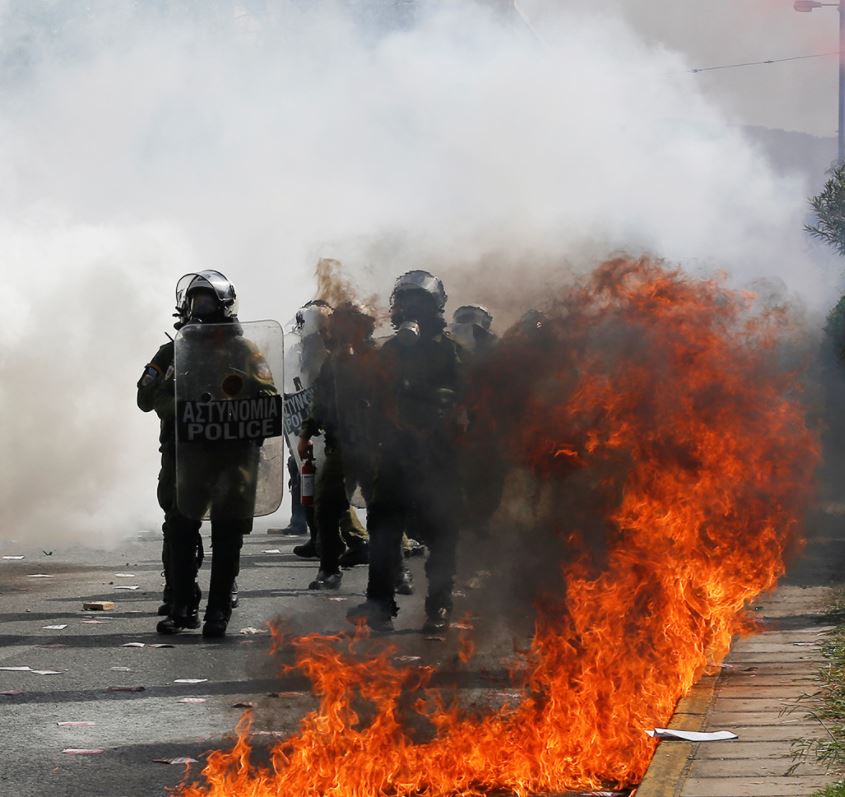 عنف في اليونان خلال المظاهرات