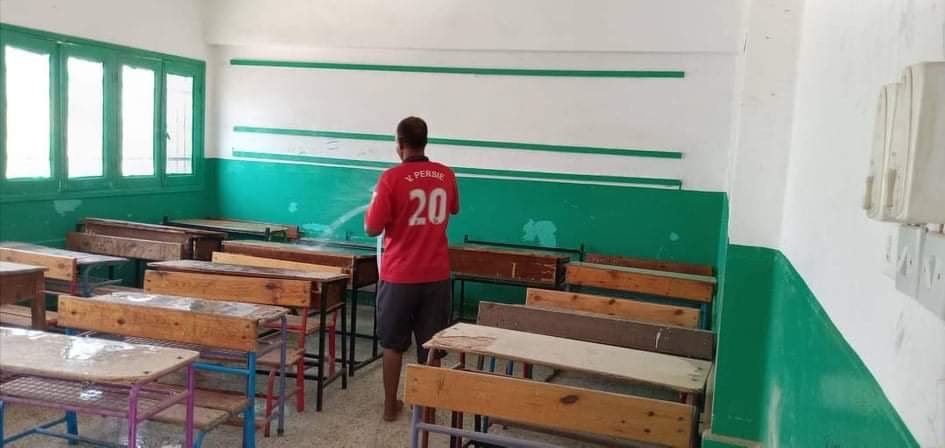  عمال ومعلمين مدارس البحر الأحمر ينظفون مدارسهم إستعدادا للعام الدراسي الجديد  (7)