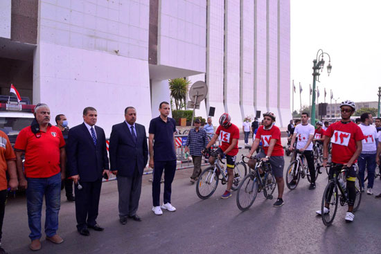 انطلاق ماراثون الدراجات بمناسبة احتفالات نصر أكتوبر بأسيوط (2)