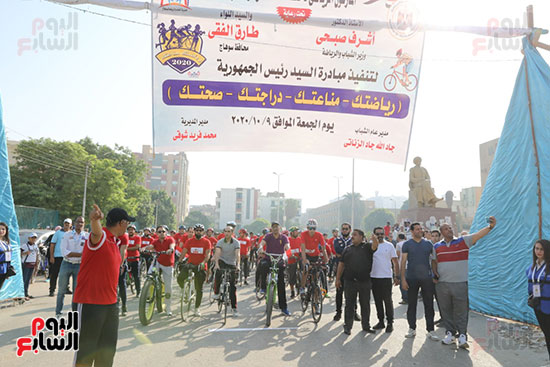 انطلاق ماراثون الدراجات بسوهاج فى ذكرى احتفالات أكتوبر (19)
