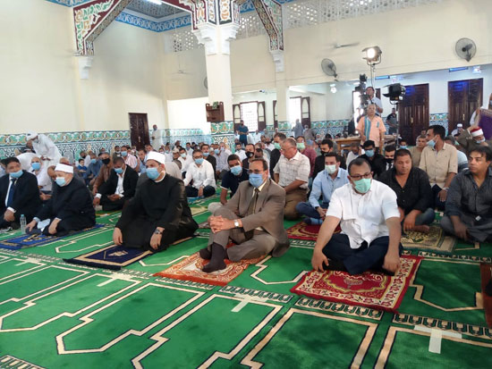 محافظ شمال سيناء يفتتح مسجدا جديدا (2)