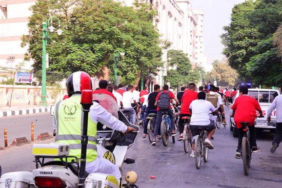 انطلاق ماراثون الدراجات بمناسبة احتفالات نصر أكتوبر بأسيوط (11)