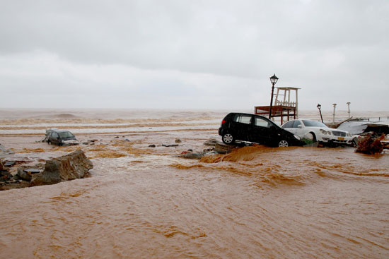 الفيضانات تضرب بعنف جزيرة كريت اليونانية (10)