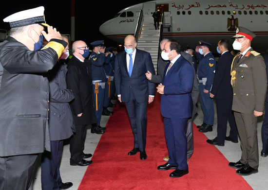 الرئيس السيسي يصل إلى العاصمة اليونانية أثينا (3)