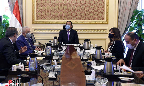 اجتماع رئيس الوزراء مع وزيرالتربية و التعليم (3)