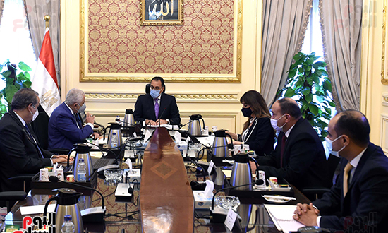 اجتماع رئيس الوزراء مع وزيرالتربية و التعليم (1)