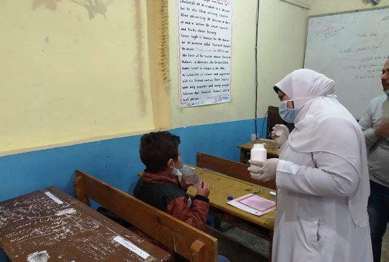 الحملة القومية لمكافحة الديدان لتلاميذ المدارس (7)