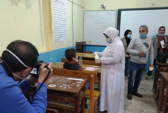 الحملة القومية لمكافحة الديدان لتلاميذ المدارس (2)