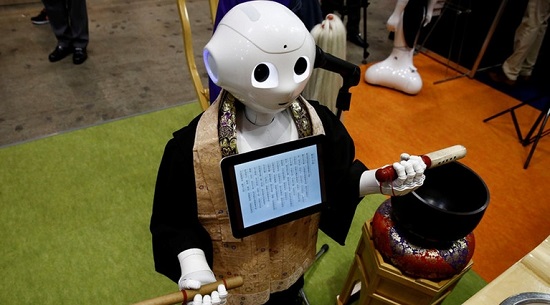 روبوت للقيام بالأعمال الجنائزية في اليابان