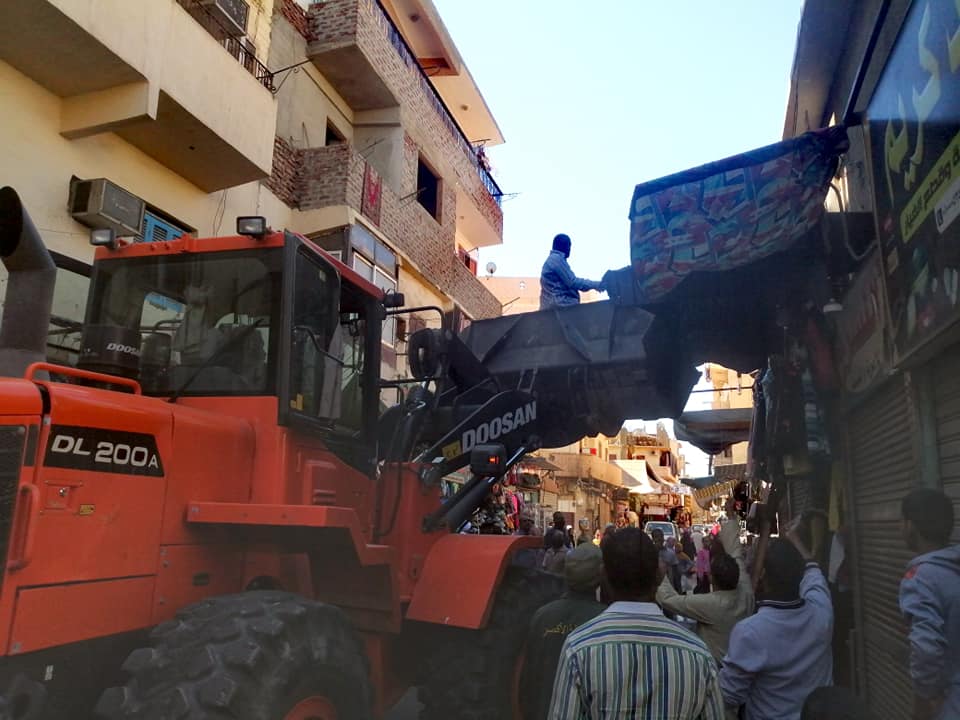 حملات رفع الاشغالات من شارع السوق حملات رفع الاشغالات من شارع السوق