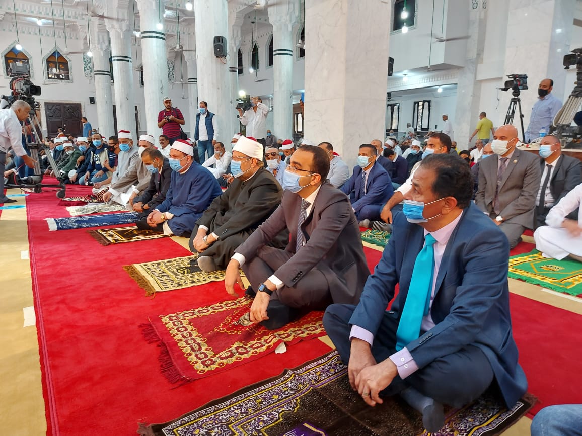 وزير الأوقاف والمحافظ يفتتحان مسجد الإسماعيلى (6)