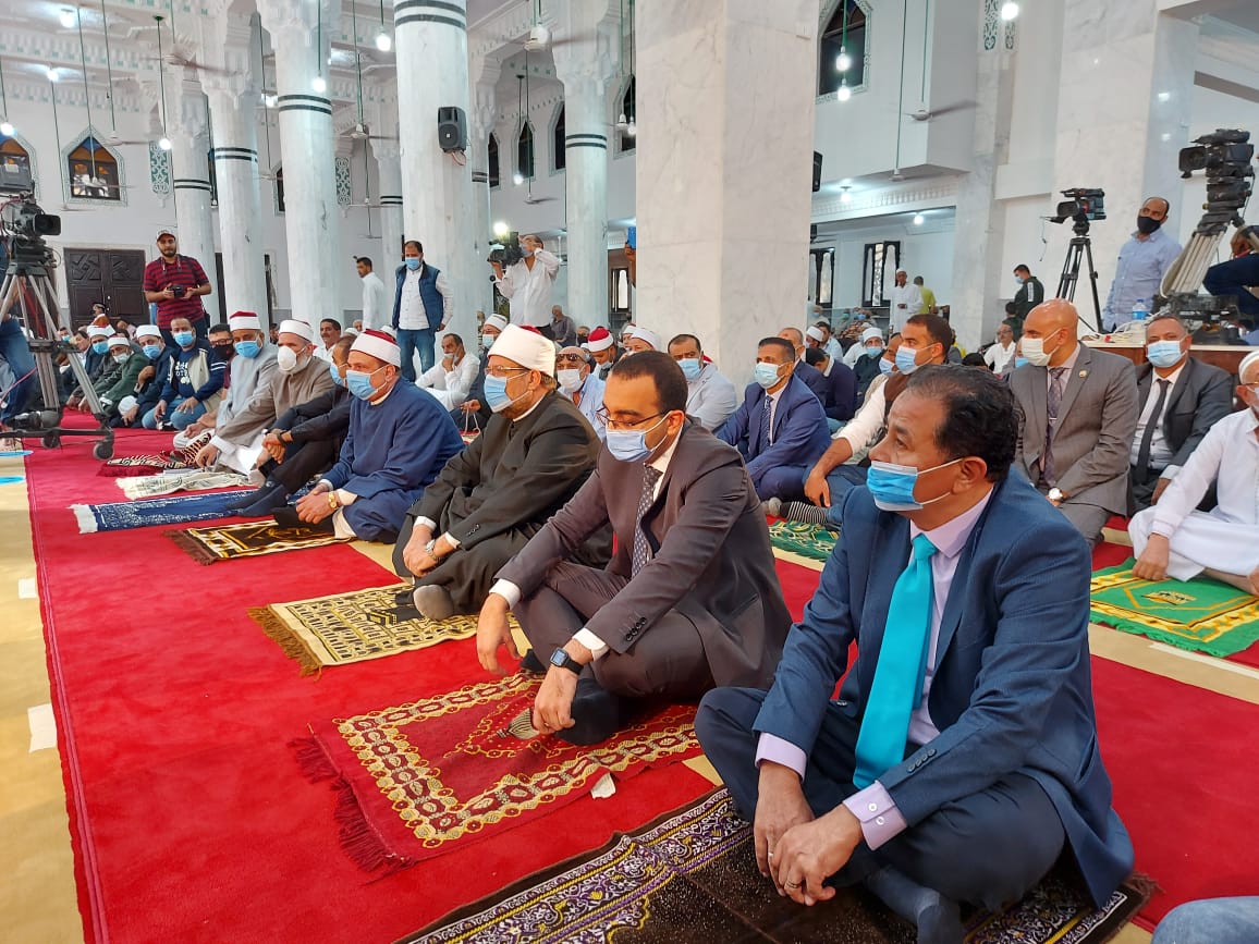 وزير الأوقاف والمحافظ يفتتحان مسجد الإسماعيلى (3)
