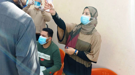 اهتمام طبى كبير داخل قرية محمد صلاح بعد إصابته بكورونا (3)