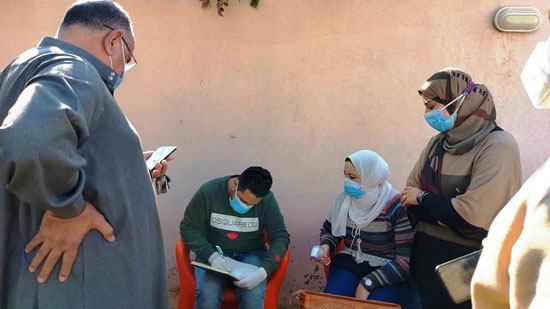 اهتمام طبى كبير داخل قرية محمد صلاح بعد إصابته بكورونا (18)