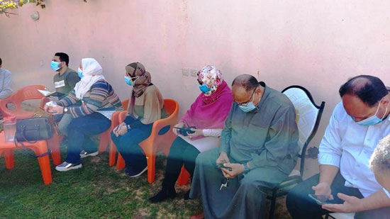 اهتمام طبى كبير داخل قرية محمد صلاح بعد إصابته بكورونا (9)