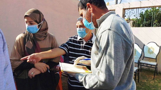 اهتمام طبى كبير داخل قرية محمد صلاح بعد إصابته بكورونا (16)