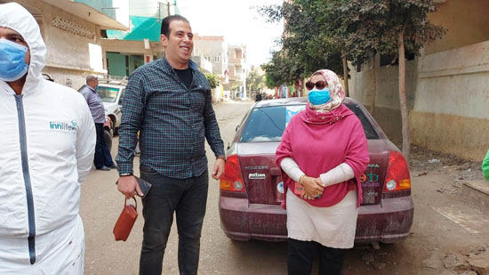 حملة تعقيم وتطهير مكبرة بقرية محمد صلاح بعد إصابته بكورونا (16)