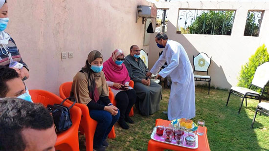 اهتمام طبى كبير داخل قرية محمد صلاح بعد إصابته بكورونا (11)