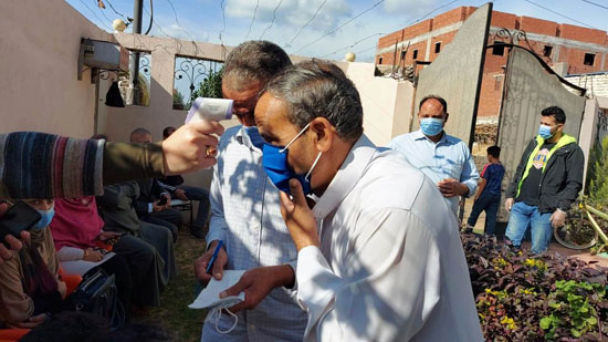اهتمام طبى كبير داخل قرية محمد صلاح بعد إصابته بكورونا (23)