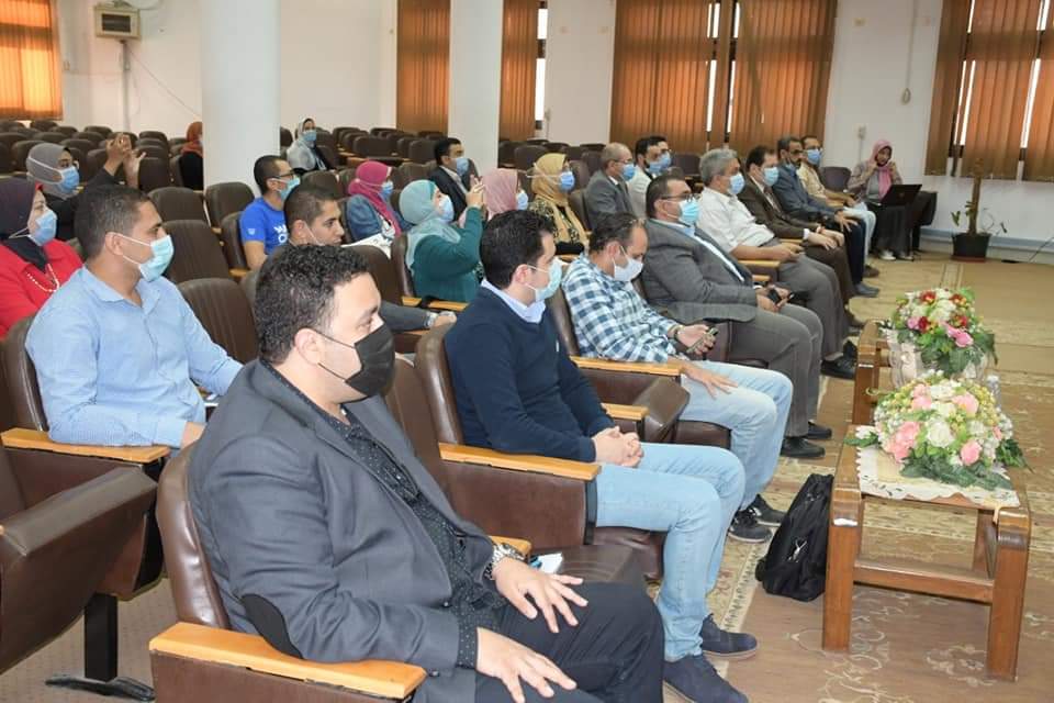 اللقاء الشهرى لمكتب المبعوثين بجامعة قناة السويس (3)