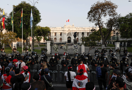 مظاهرات-أمام-الكونجرس-في-بيرو