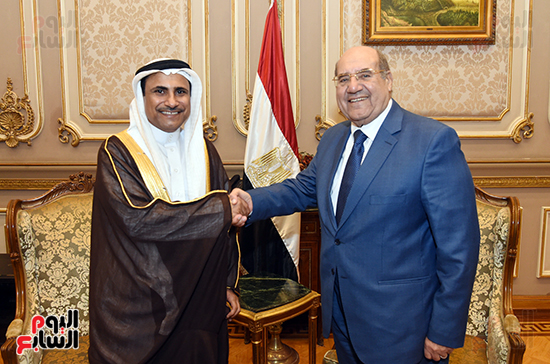 رئيس البرلمان العربي يستقبل رئيس الشيوخ (2)