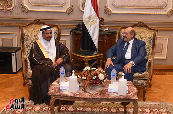 رئيس البرلمان العربي يستقبل رئيس الشيوخ (5)
