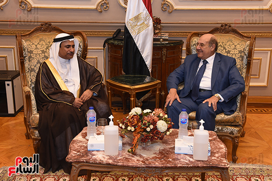 رئيس البرلمان العربي يستقبل رئيس الشيوخ (4)
