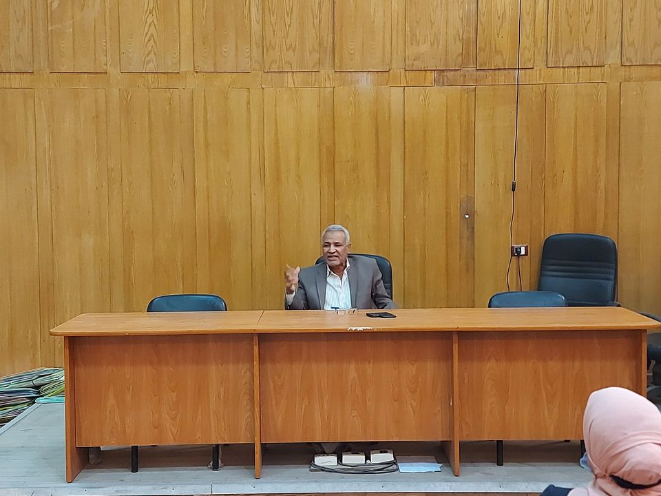رئيس مدينة إسنا يناقش إستعدادات الإعادة بإنتخابات مجلس النواب