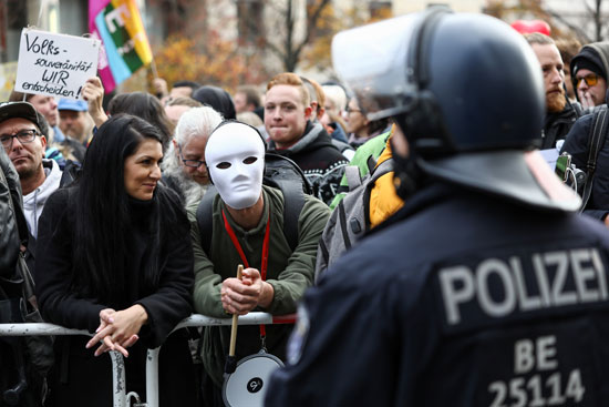مظاهرات حاشدة فى برلين ضد قيود فيروس كورونا (12)