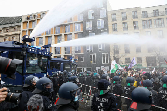 مظاهرات حاشدة فى برلين ضد قيود فيروس كورونا (16)