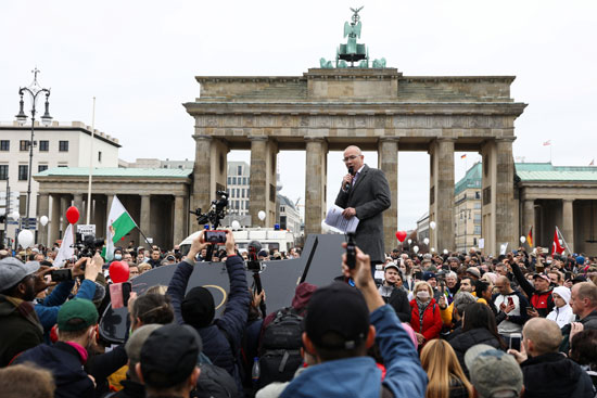 مظاهرات حاشدة فى برلين ضد قيود فيروس كورونا (6)