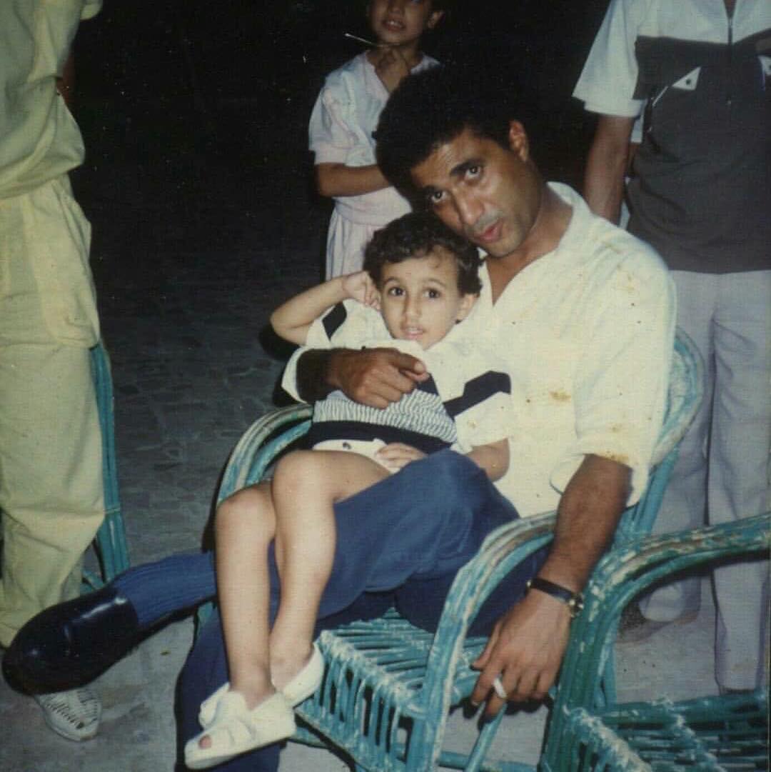 أحمد زكى مع أصغر محب له