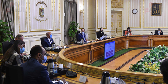 رئيس الوزراء يناقش مقترحات تسهيل حركة البضائع بين مصر ودول أفريقيا (3)