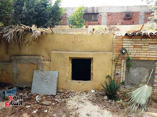 مقبرة الفنان الراحل فايق عزب بمقابر الإسماعيلية (3)