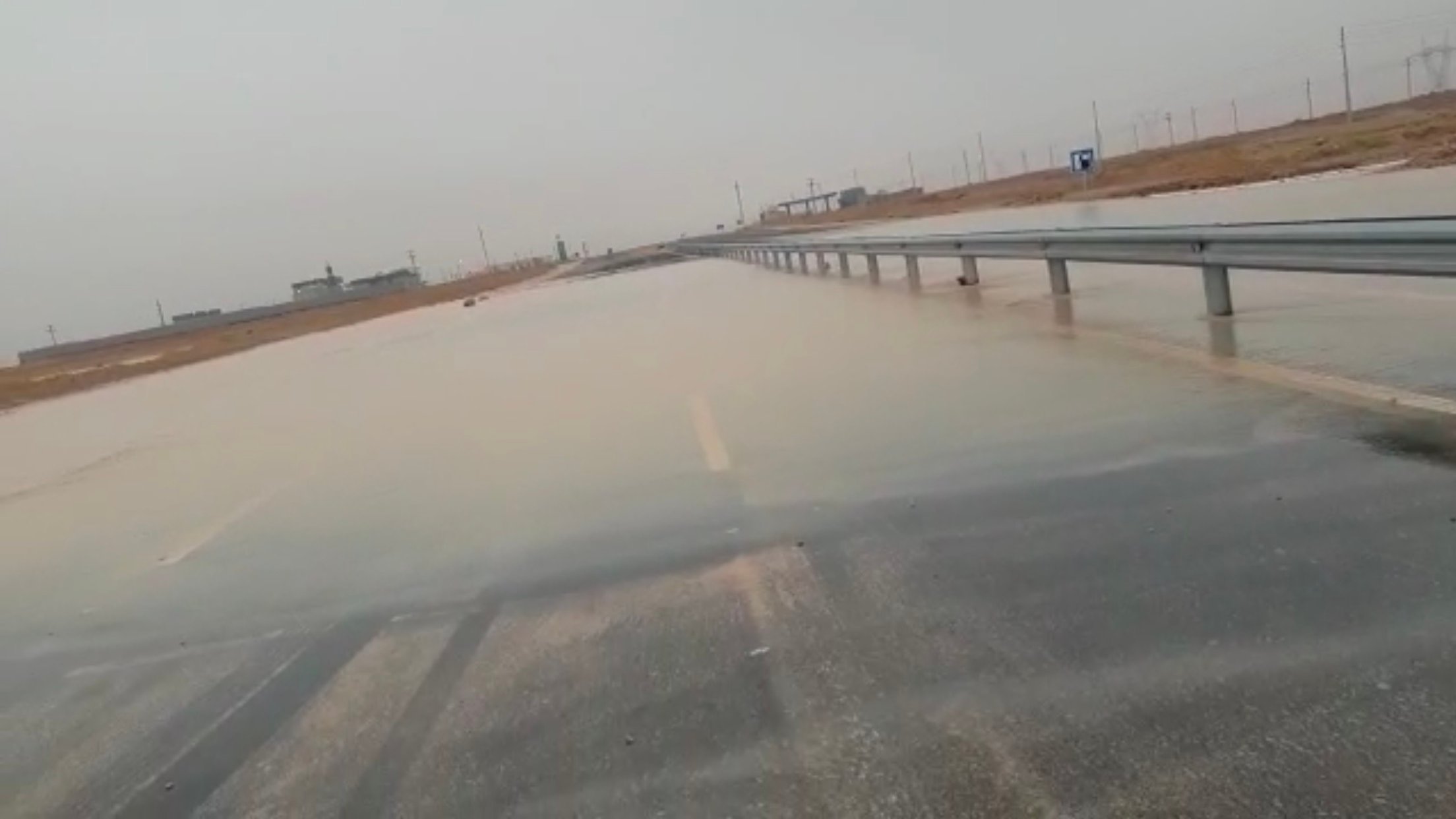 تواصل إغلاق طريق نخل نويبع بوسط سيناء (2)