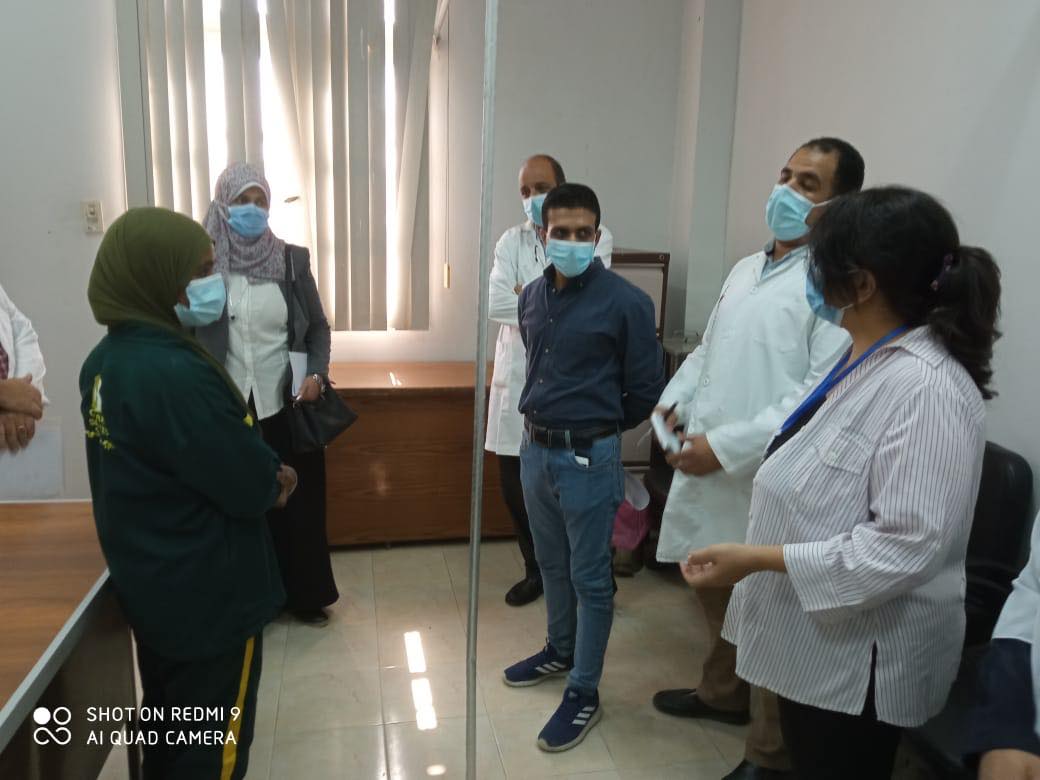 مستشفى حميات الأقصر تستقبل فريقين من وزارة الصحة للتفتيتش  (6)