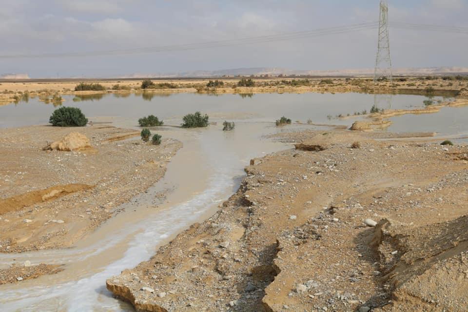 موجة الأمطار والسيول تروى وديان وسط سيناء (1)